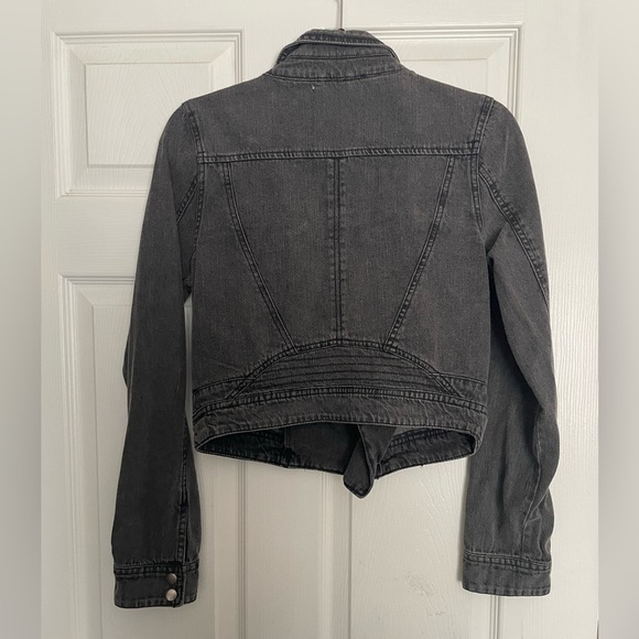 Black cropped jean jacket with studs - Picture 2 of 12